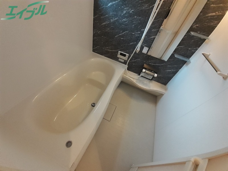 バス・シャワールーム　別部屋反転参考写真です