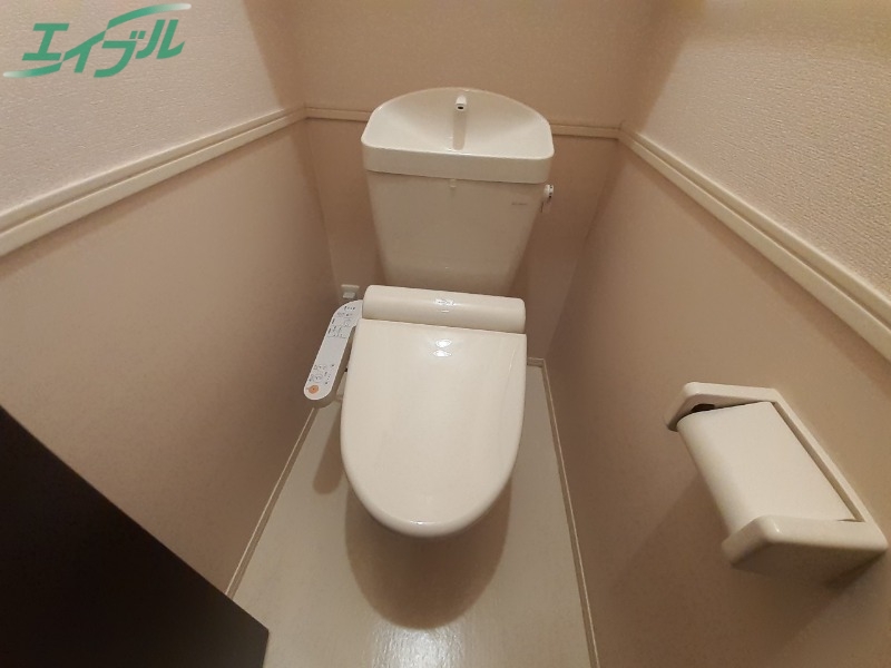 トイレ　別部屋反転参考写真です