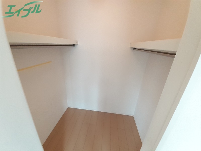 収納　別部屋反転参考写真です