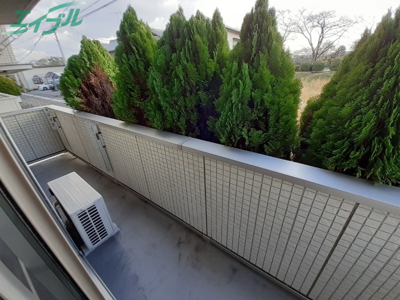 バルコニー　別部屋反転参考写真です