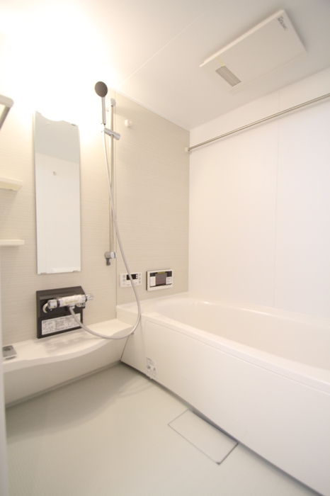 バス・シャワールーム　一坪風呂/追い焚き給湯・浴室換気乾燥機・浴室テレビ