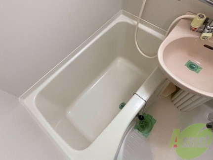 バス・シャワールーム　１人暮らしにはピッタリのサイズ感ですね！