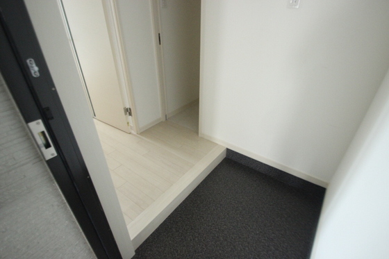 玄関　※別部屋の写真です