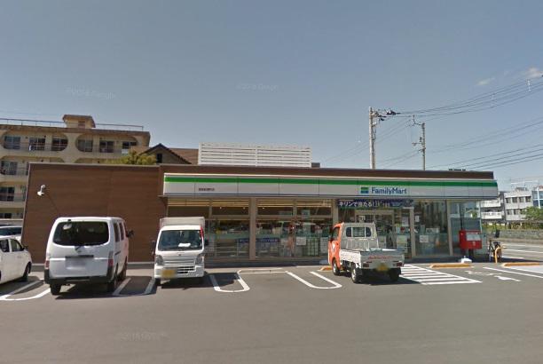 コンビニ　ファミリーマート徳島新蔵町店（コンビニ）まで218m