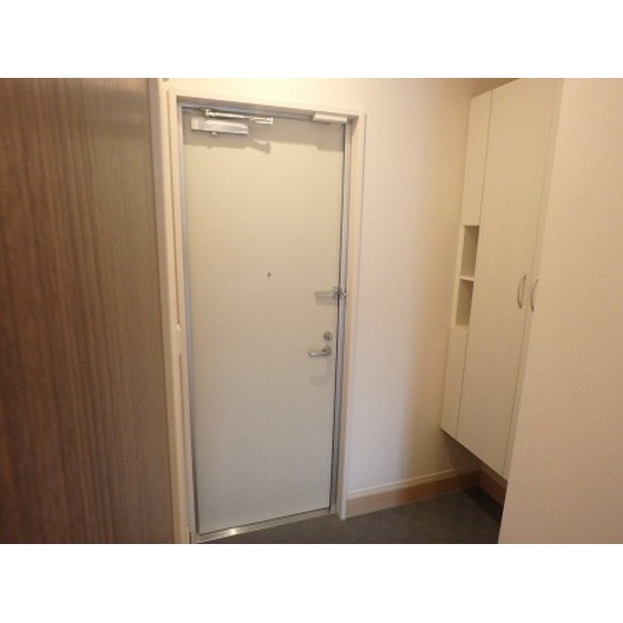 玄関　※写真は他室のものです※