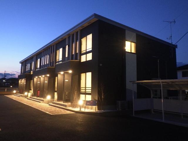 建物外観　外観写真（夜）