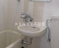 洗面設備　ゆったりとスペースのある洗面所