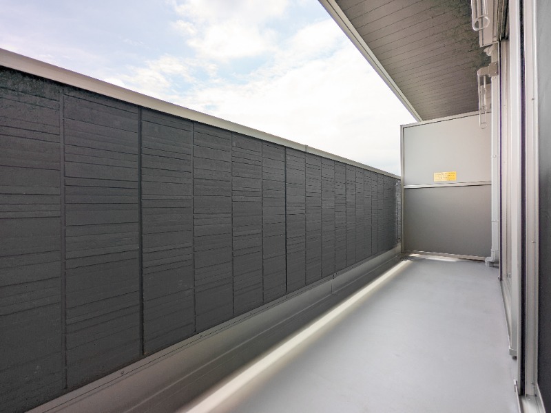 バルコニー　図面と現状に相違がある場合には現状を優先