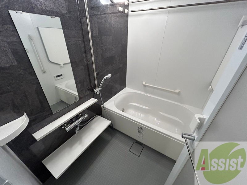 バス・シャワールーム　追い炊き機能付きでいつでも温かいお風呂に入れますね。