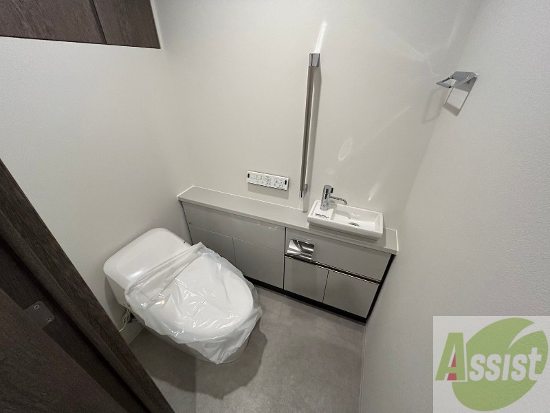 トイレ　シャワートイレになっているので快適です！