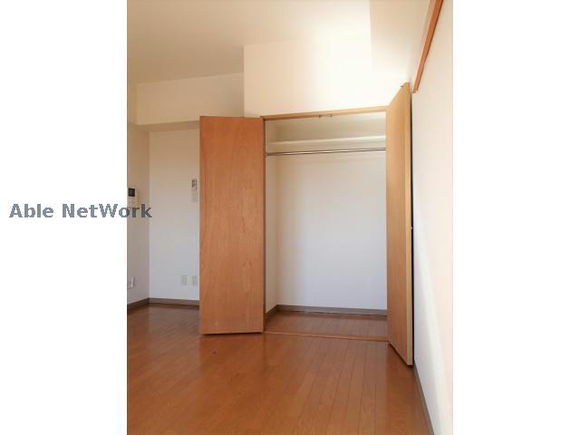 収納　※同物件別部屋の写真です。