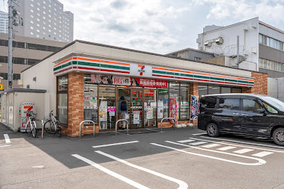 コンビニ　セブンイレブン札幌南8条西6丁目店（コンビニ）まで147m