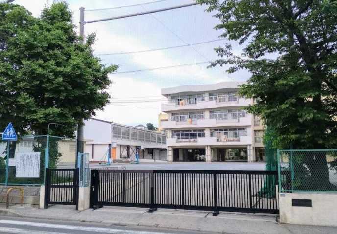 小学校　横浜市立駒林小学校（小学校）まで611m