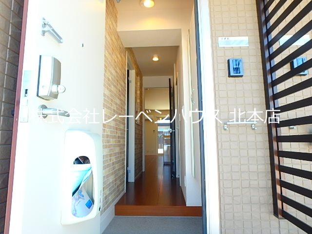 玄関　レーベンハウス北本店へ　048-590-5757