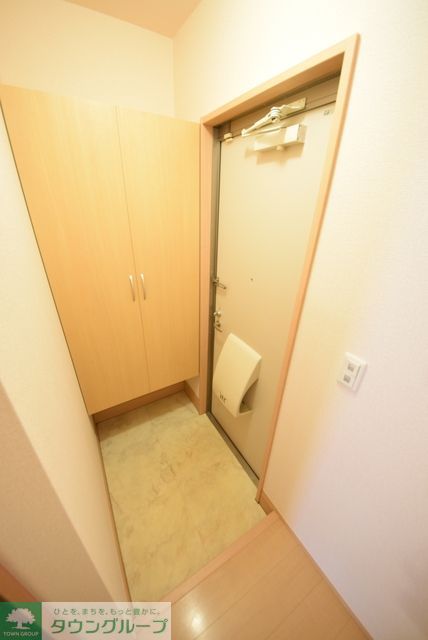 玄関　大きめのシューズボックスですので、ブーツ等も入ります。