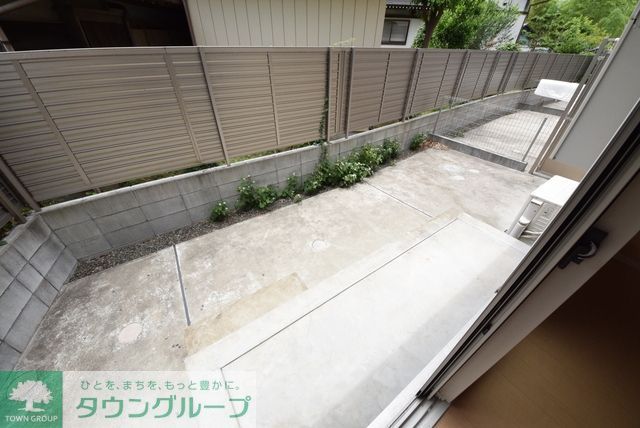 バルコニー　広々テラス