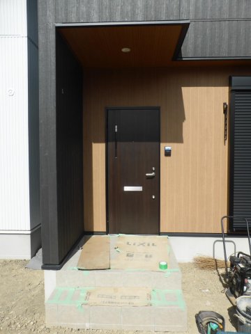 玄関　玄関ドア