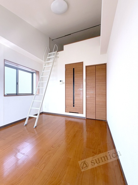 居室・リビング　日当たりのいいお部屋です♪