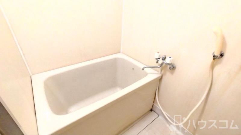 バス・シャワールーム　バストイレ別！（写真は清掃前）