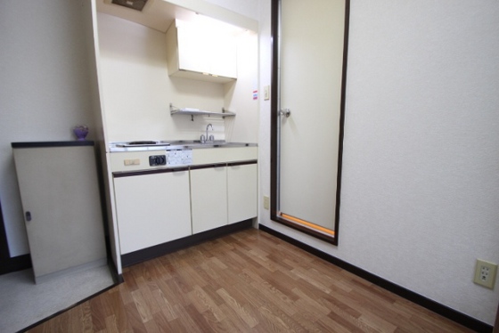 キッチン　※別部屋の写真です