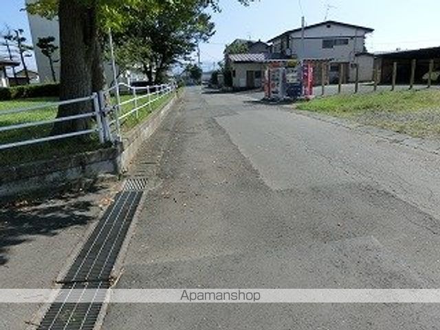 その他　周辺道路（その他）まで0m