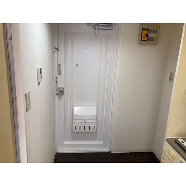 玄関　※別部屋参考写真※