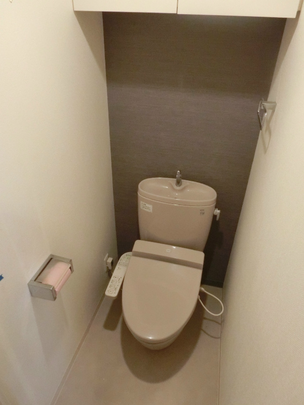 トイレ　※同マンション別部屋の参考写真です。