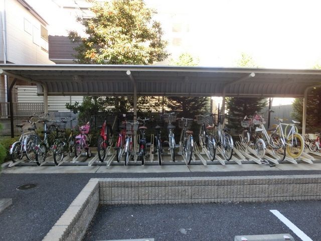 その他共有部分　★屋根付きの駐輪場★