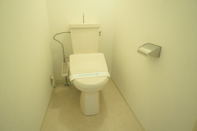 トイレ　すみません。他のお部屋の参考写真です。