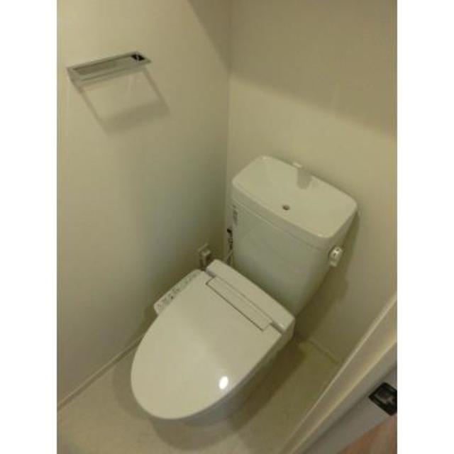 トイレ　※写真は同タイプ住戸です。