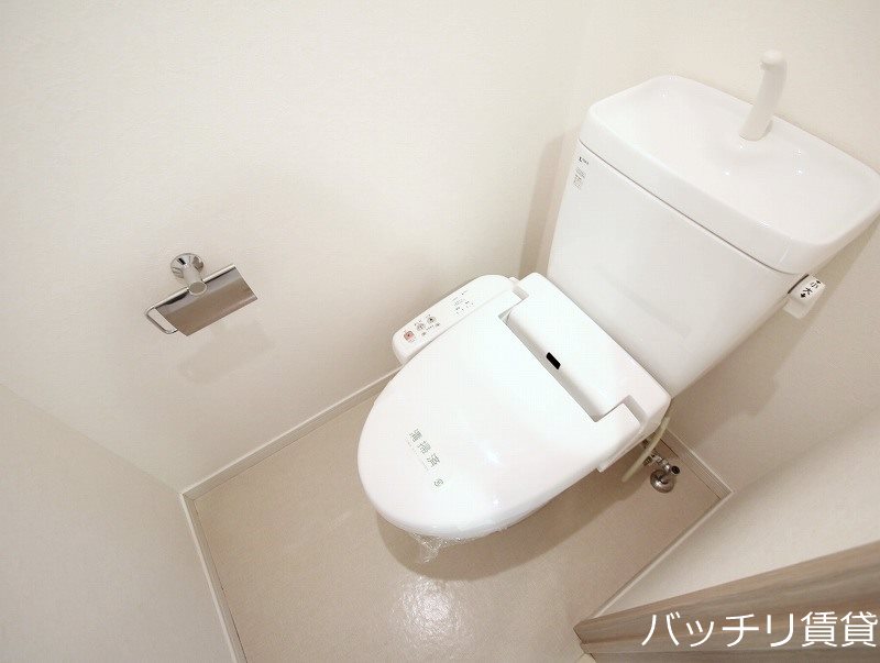トイレ　※同マンション別部屋写真のため、現状優先。