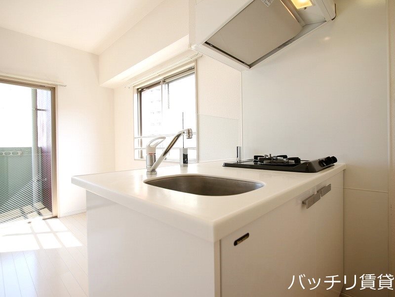 キッチン　※同マンション別部屋写真のため、現状優先。