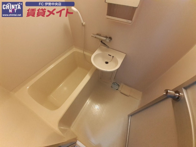 バス・シャワールーム　同物件別室の写真です