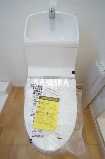 トイレ　落ち着いた色調のトイレです♪