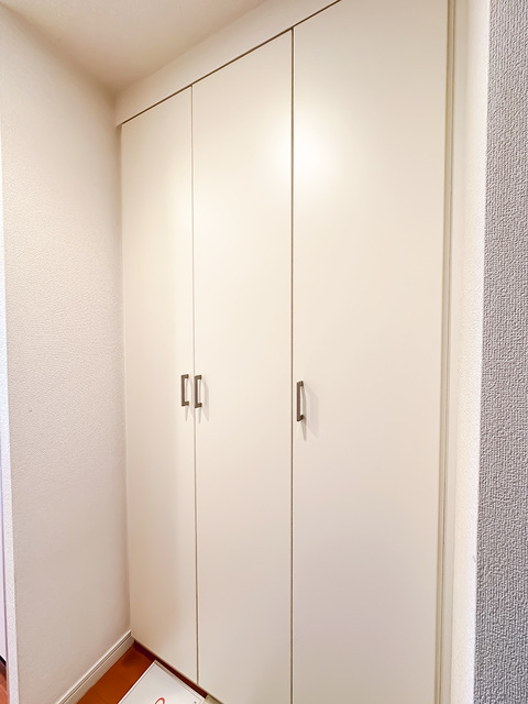 玄関　※写真は同タイプ住戸です。