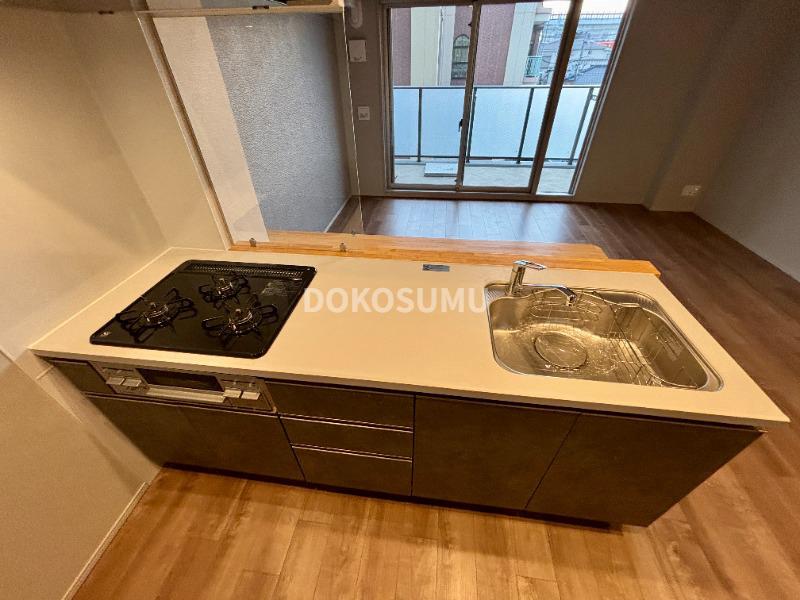 キッチン　毎日の料理が楽しくなる、機能性とデザインを兼ね備えた空間。