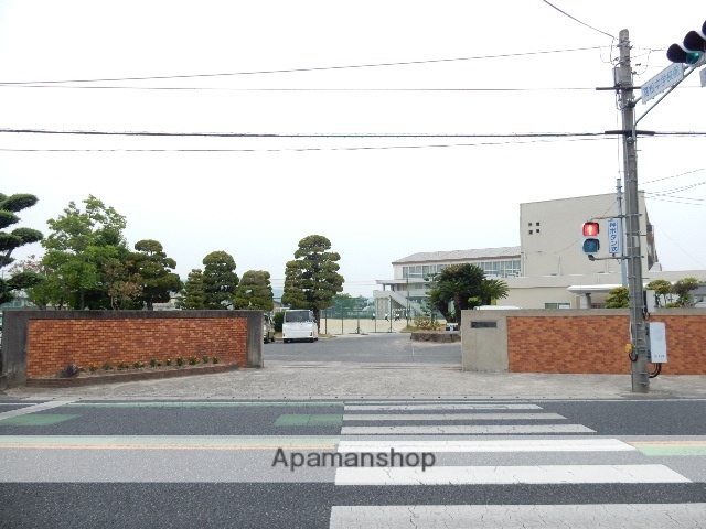 中学校　高松中学校（中学校）まで3700m