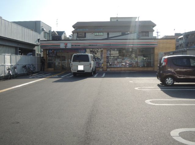 コンビニ　セブンイレブン 深草西浦5丁目店（コンビニ）まで232m