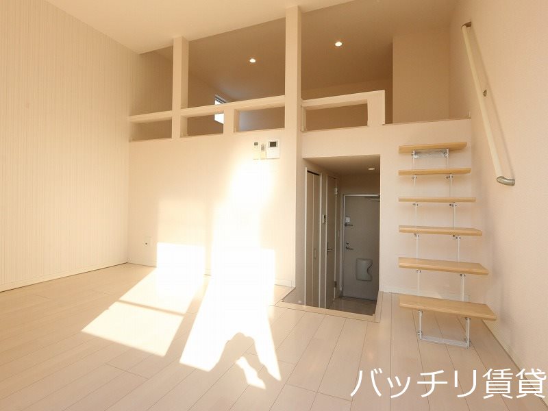 居室・リビング　同型タイプの為、現状を優先致します。