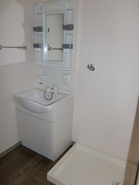 洗面設備　独立洗面台付きが嬉しいですね