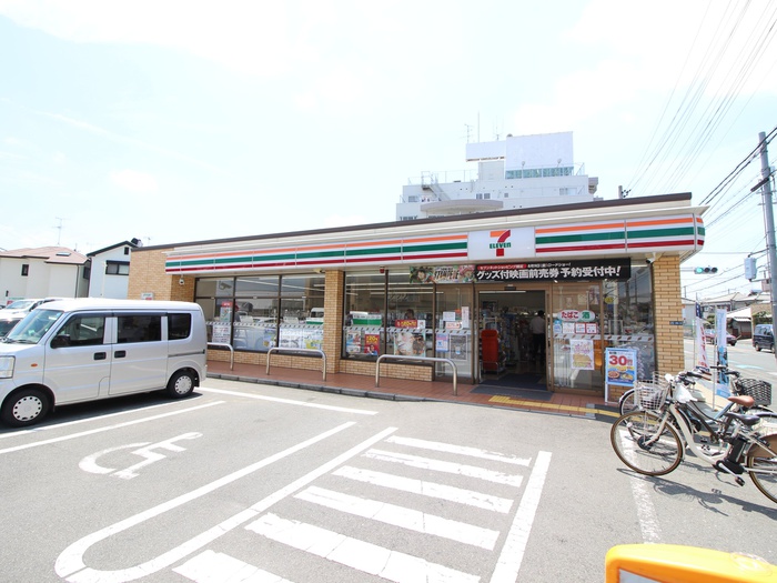 コンビニ　セブンイレブン（コンビニ）まで150m