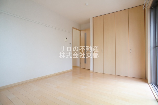 その他部屋・スペース　室内は落ち着いたぬくもりのあるフローリングです☆※補修前のお