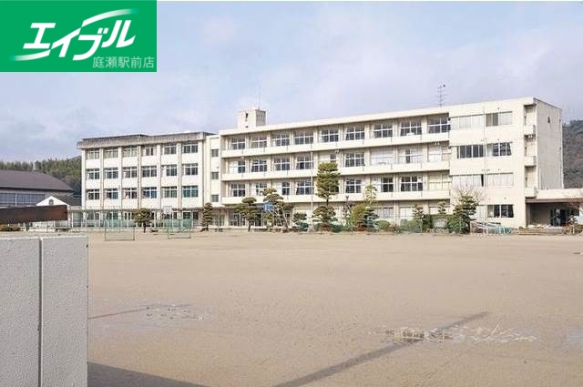 中学校　浅口市立金光中学校（中学校）まで1179m