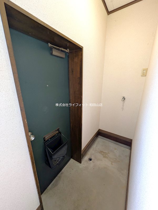 玄関　玄関・洗濯機置場※同タイプ・別部屋写真