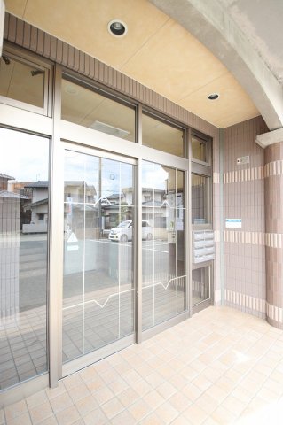 エントランス　建物の内部です