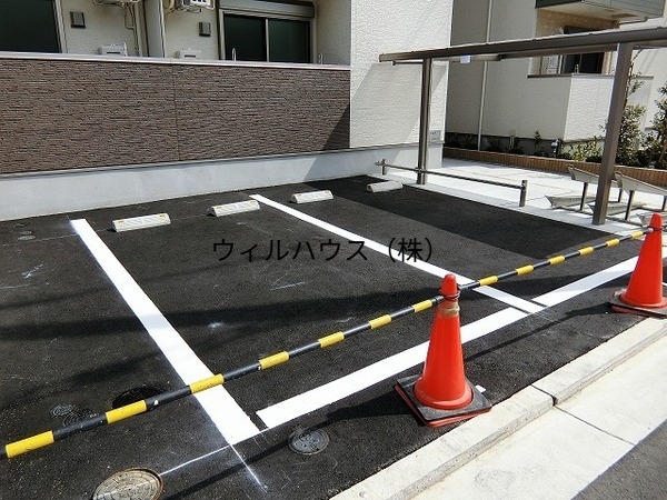 駐車場　敷地内駐車場！