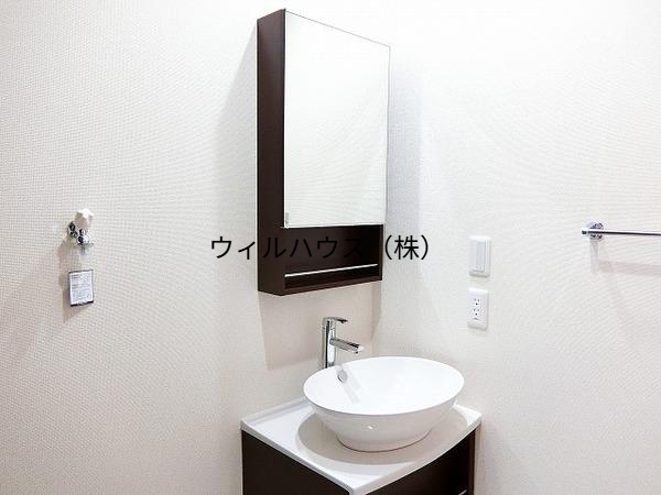 洗面設備　オシャレな洗面台！