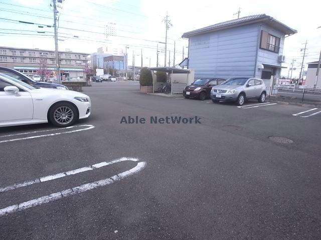 駐車場　駐車場
