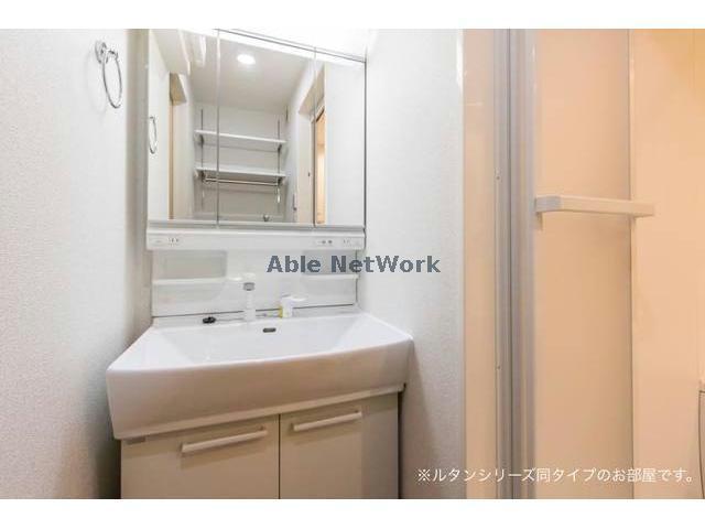 洗面設備　※同型モデル