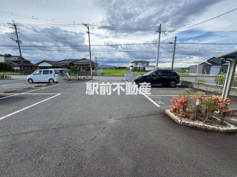 駐車場　Ｂ棟